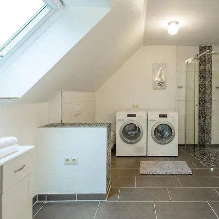 펜션 Ferienhaus Nine -keine Monteure- *